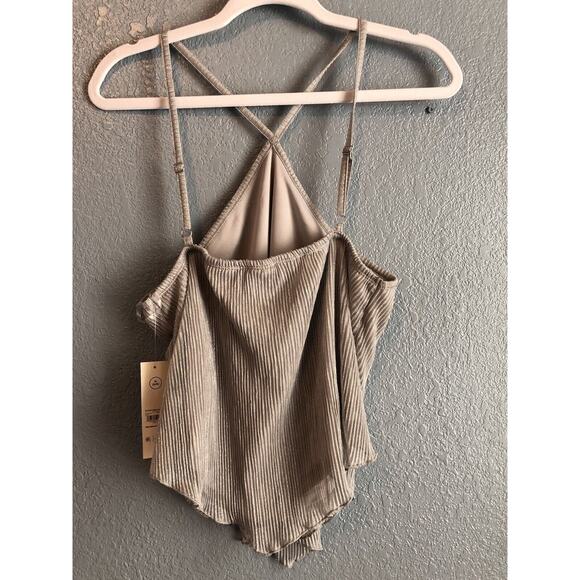 No Boundaries Womens Tank Top Medium Criss Cross Halter Light Gray Boho Fairy - Picture 9 of 9